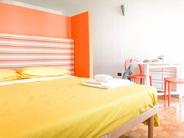 #iRicci 3 Rooms ORANGE