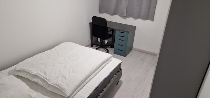 2. spavaća soba s 140 kreveta i ormarom