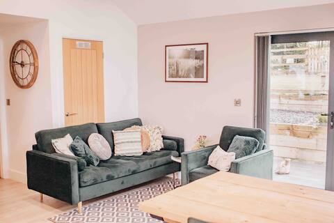 Successful Airbnb property: Rural hot tub escape at Beacon Fell in Preston