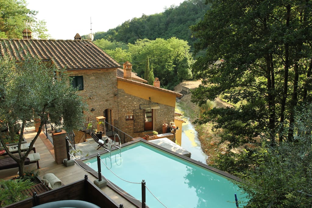 Zona piscina con panoramma