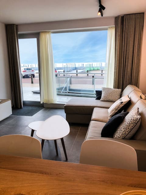 Successful Airbnb property: Apartment for rent with sea view in Blankenberge in West Vlaanderen