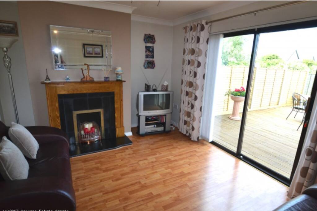 Cozy sitting room with DVD player and wi/fi
