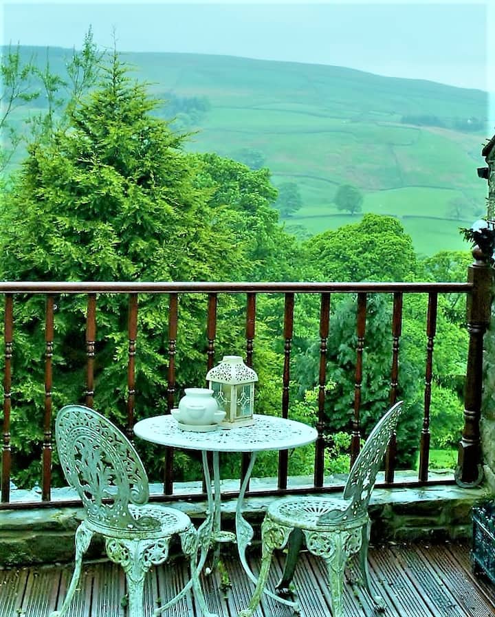 Butterfly Cottage 5*rated, Balcony, stunning views Cottages for Rent in County Durham, England