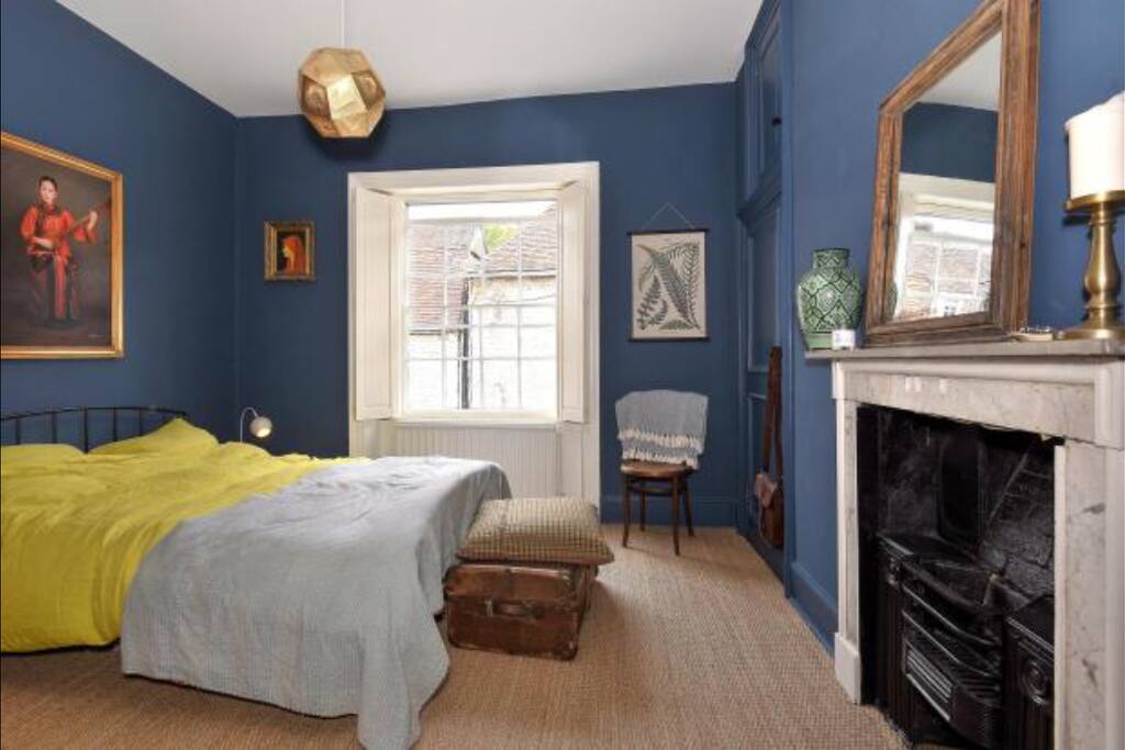 Main bedroon