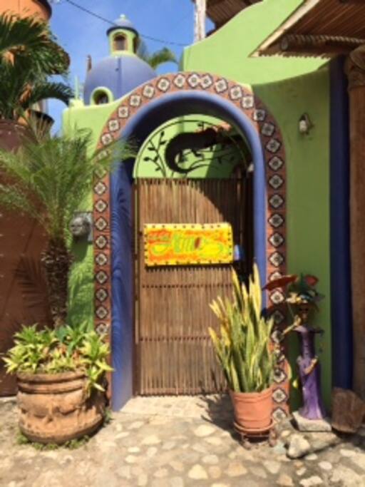 Casa Almas Gate