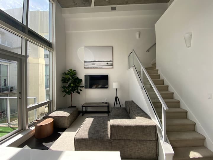 2bd Stylish/historic Loft In Downtown Victoria - Victoria