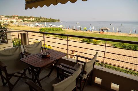 Beautiful home on Gerakini beach with amazing view