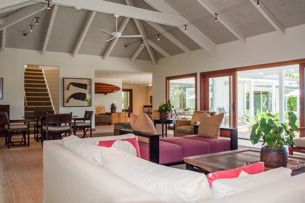 Spacious living room