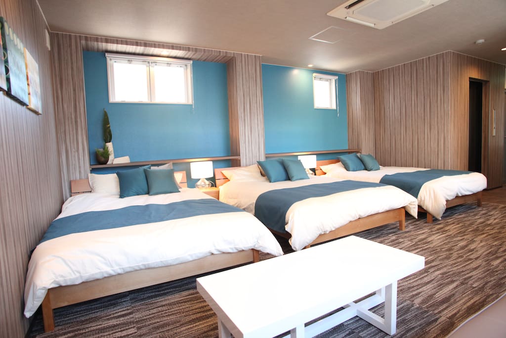 3 comfortable double beds