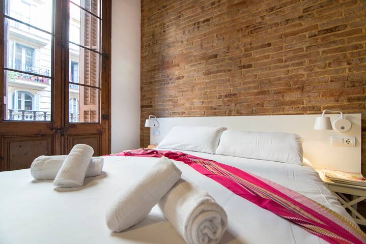 Happy People Plaza España Suite 2/4 People