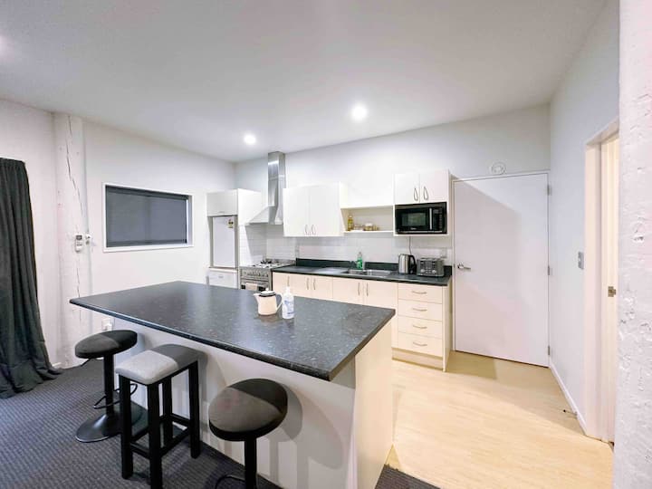 Tranquil And Entertaining Lifestyle 3 Bed House - Christchurch