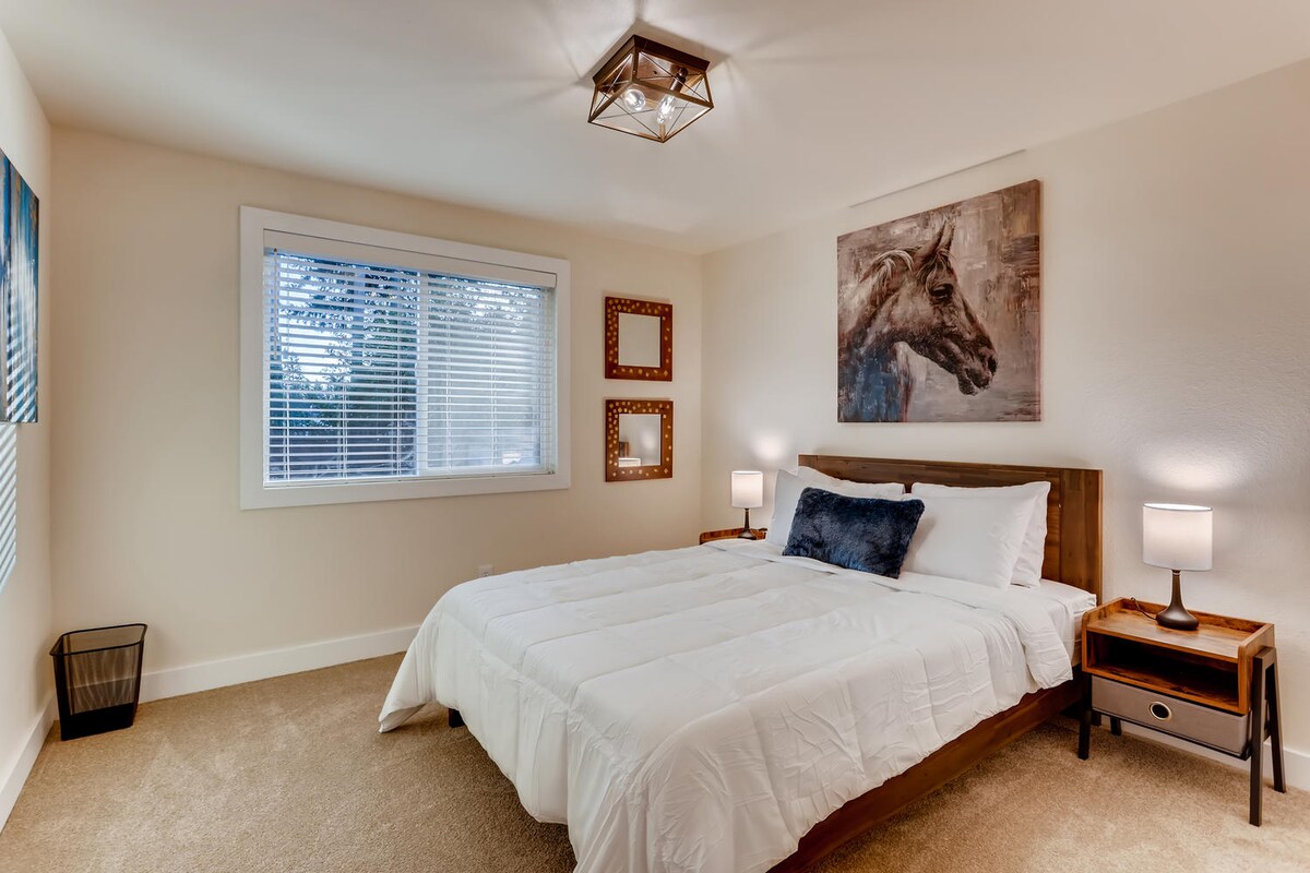 1-ლი საძინებელი 152 × 203 სმ ზომის საწოლით