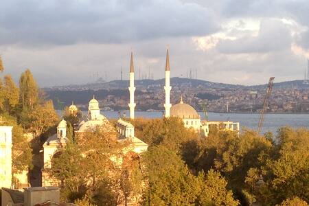 Historic, central apartment with panoramic views