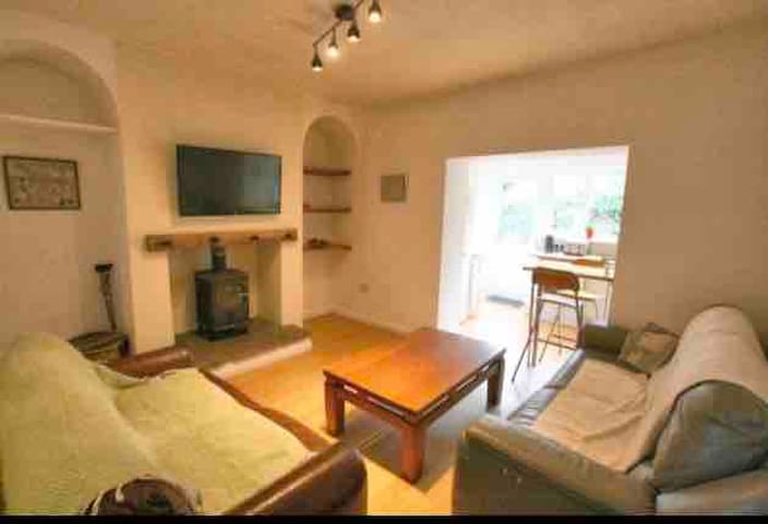 Lovely cottage, edge of Peak District, Cheshire