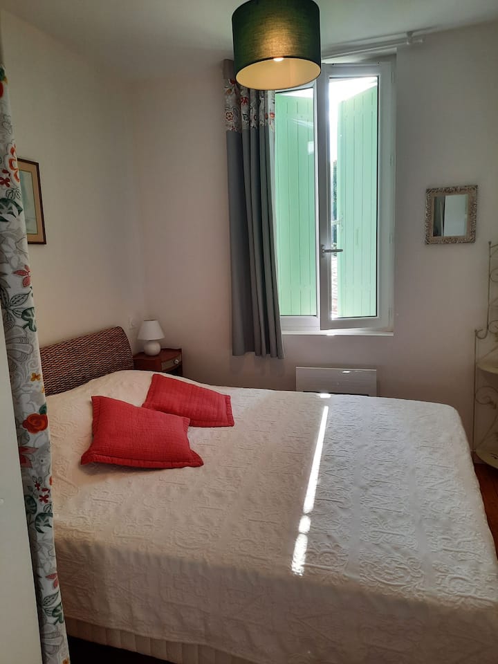 Стая с легло в 140.