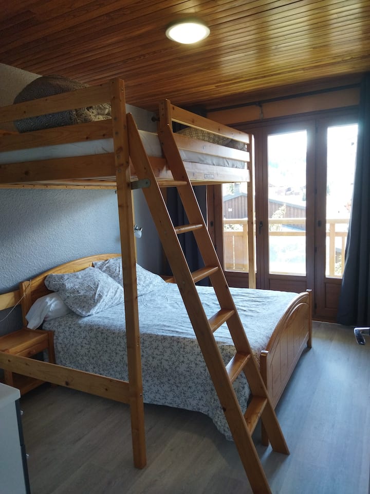 Habitación con 2 camas dobles al sur