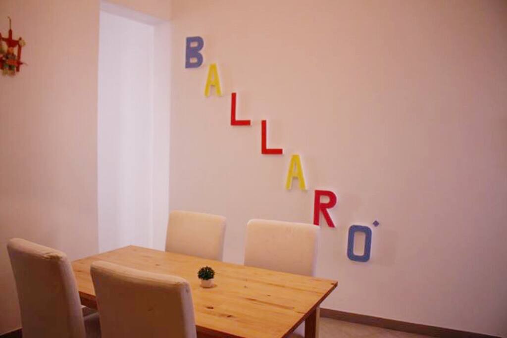 sala pranzo con cucina