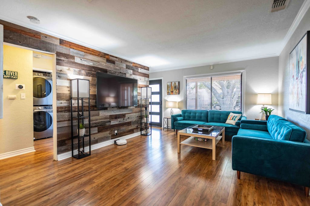 🌞New Listing! Mid Century Modern Escape