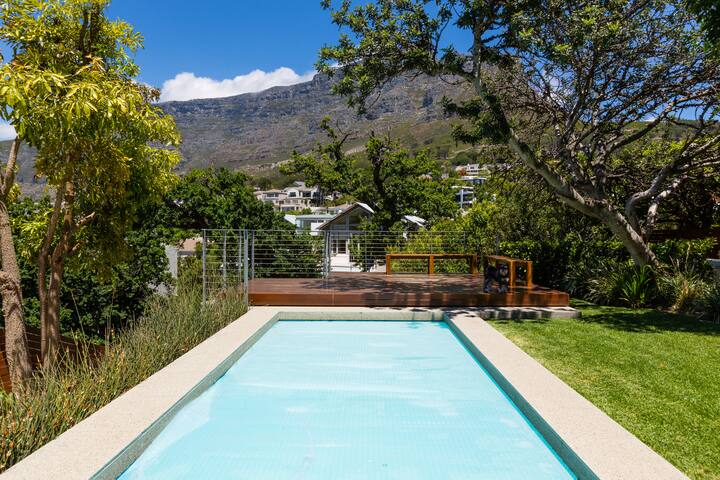 Contemporary Family Home with Table Mountain Views gallery image 4