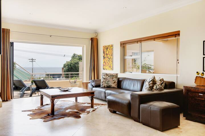 Backup-Powered Camps Bay Beach Condo gallery image 3