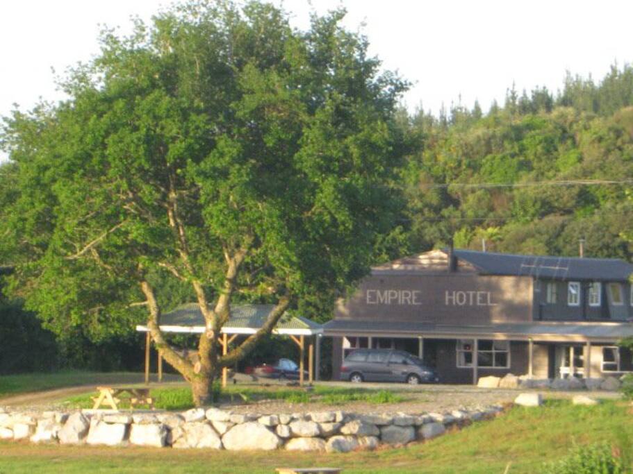 Kaniere Empire Hotel