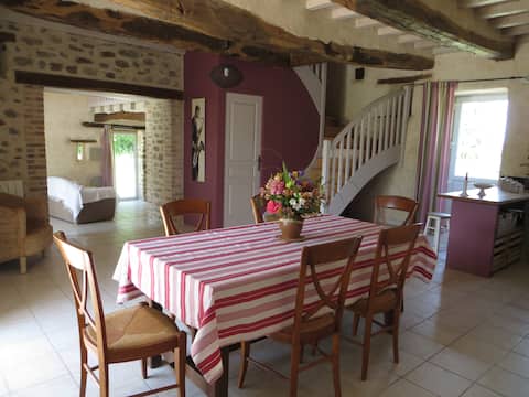 Charming sea and countryside farmhouse