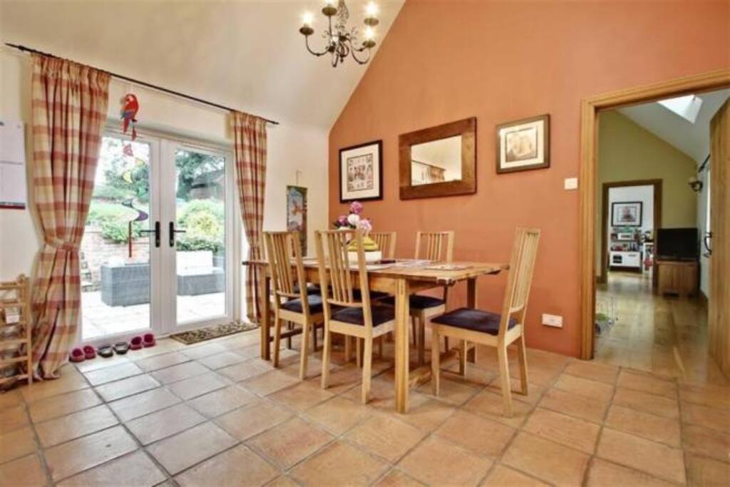 Kitchen Dining Area