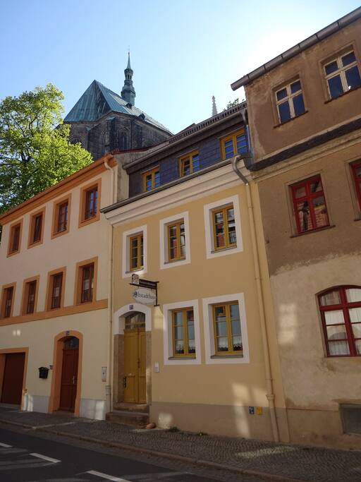 Außenansicht Altstadthaus (Mitte)