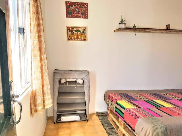 Lemon Tree Backpackers - small WC and kitchen