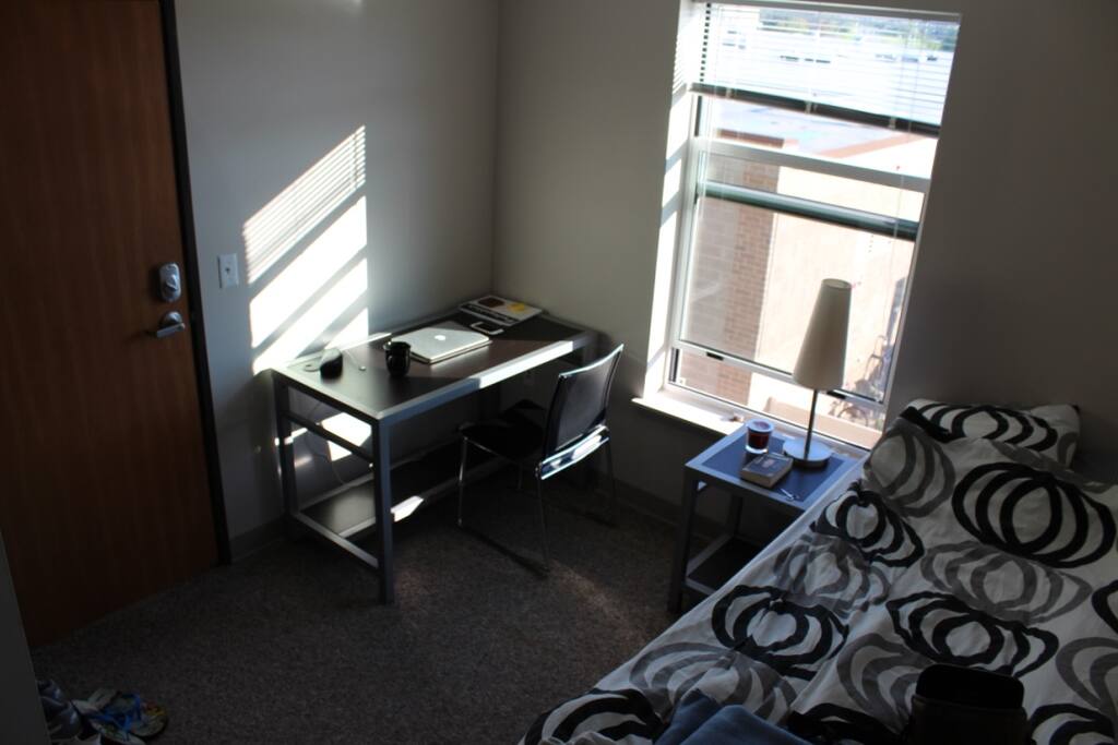 Desk/bed
