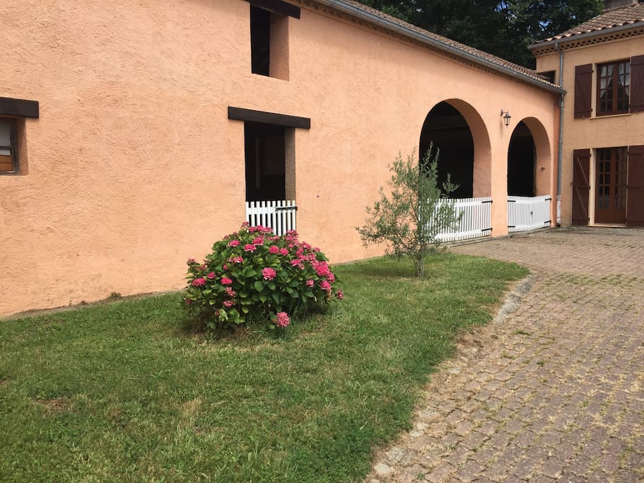 The barn / depandance / parking