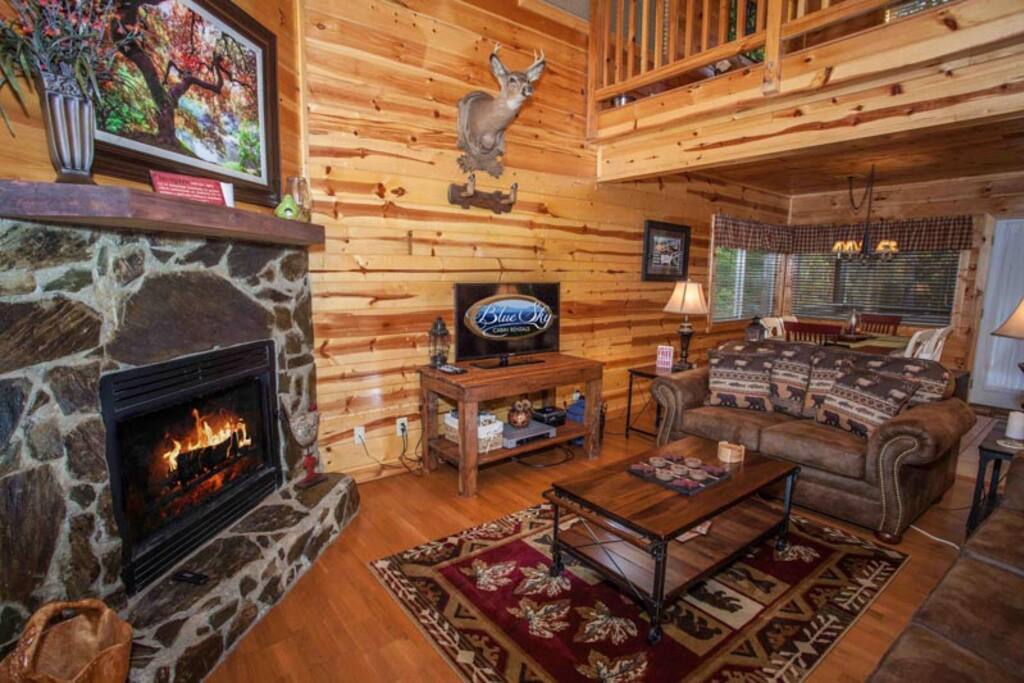 Cozy Living Room with 32 inch TV