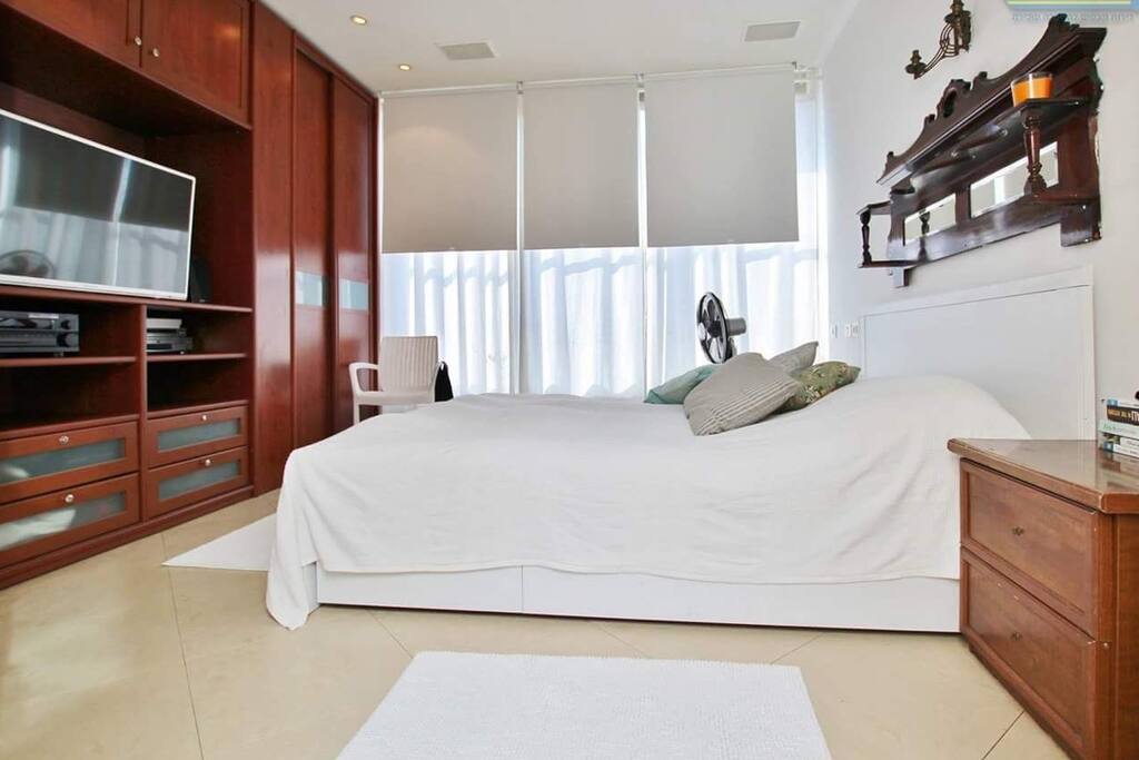 Bed room with TV
