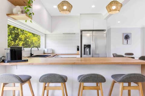 Modern home in central Maroochydore - pets welcome