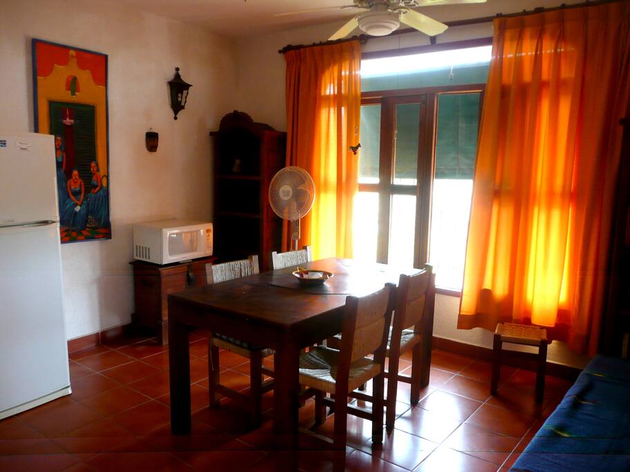 Sitting room/Dining/kitchenette