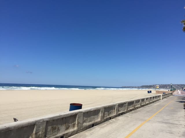 South Mission Oceanview Duplex : 15 guests