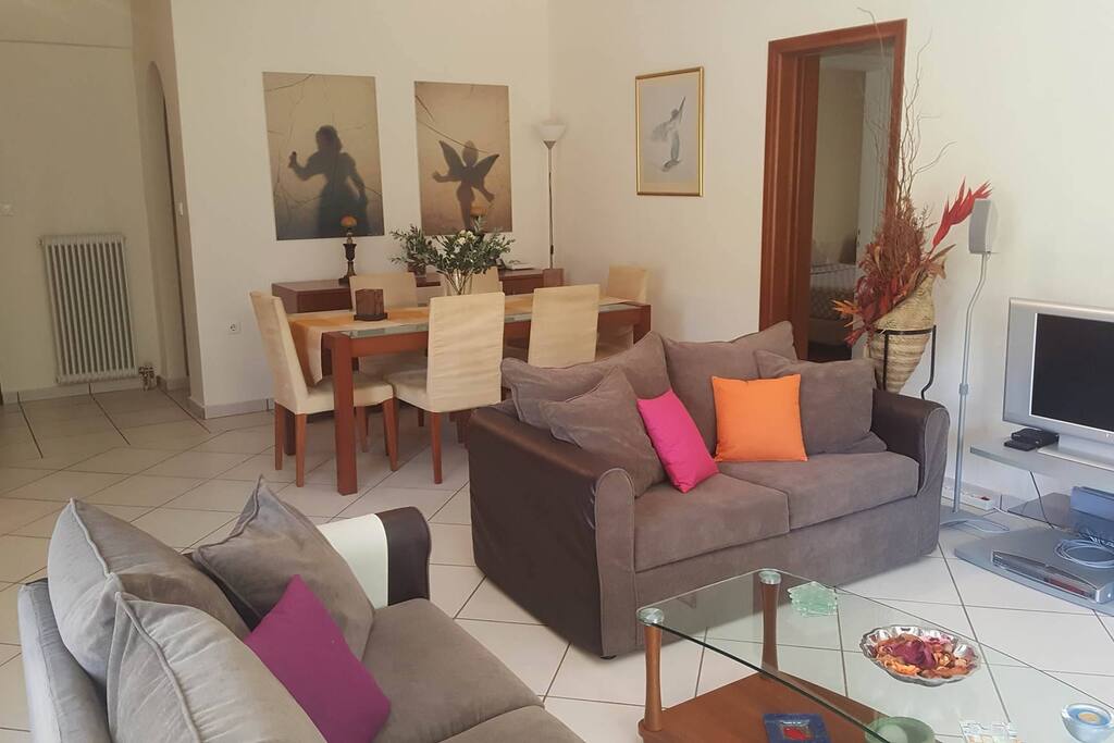 Σαλόνι - Living Room / Τραπεζαρία -
Dining Room