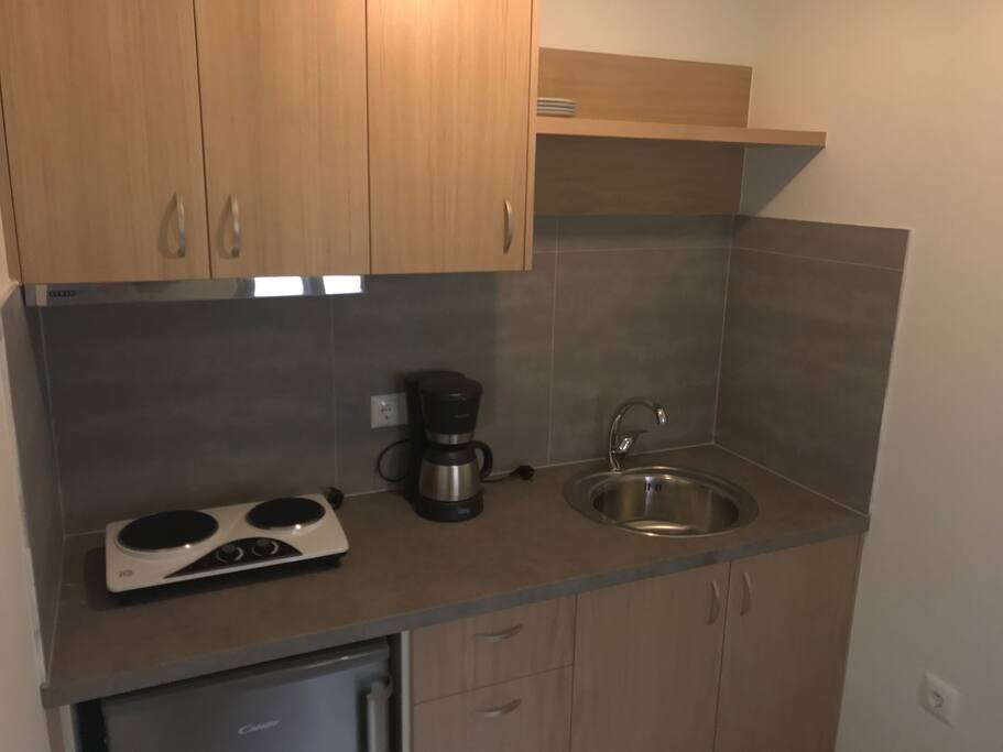 equipped kitchen cooking facility
