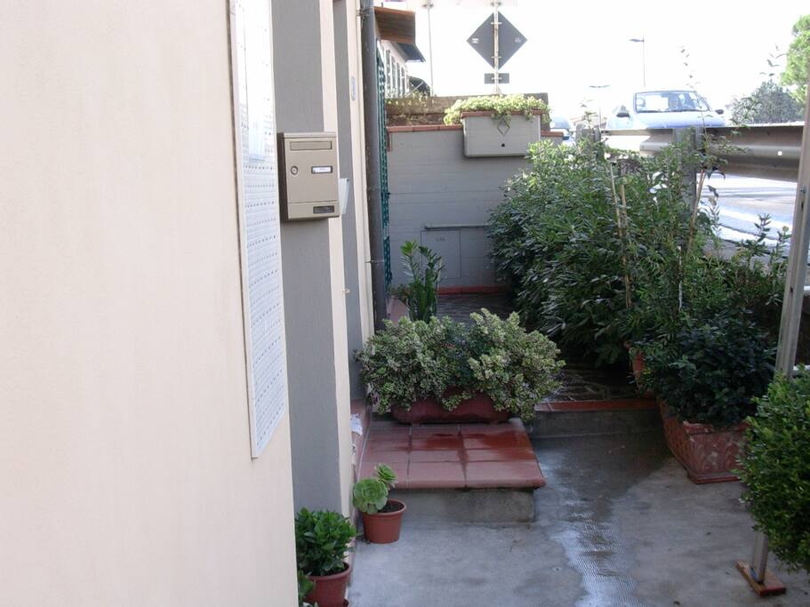 Cortiletto di accesso