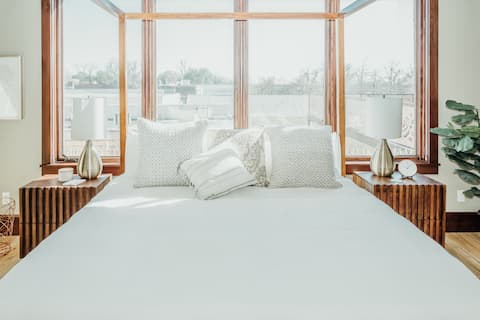 West Loft - Private Two Bedroom Loft Space