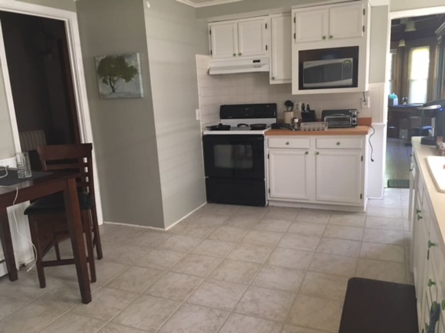 Full kitchen