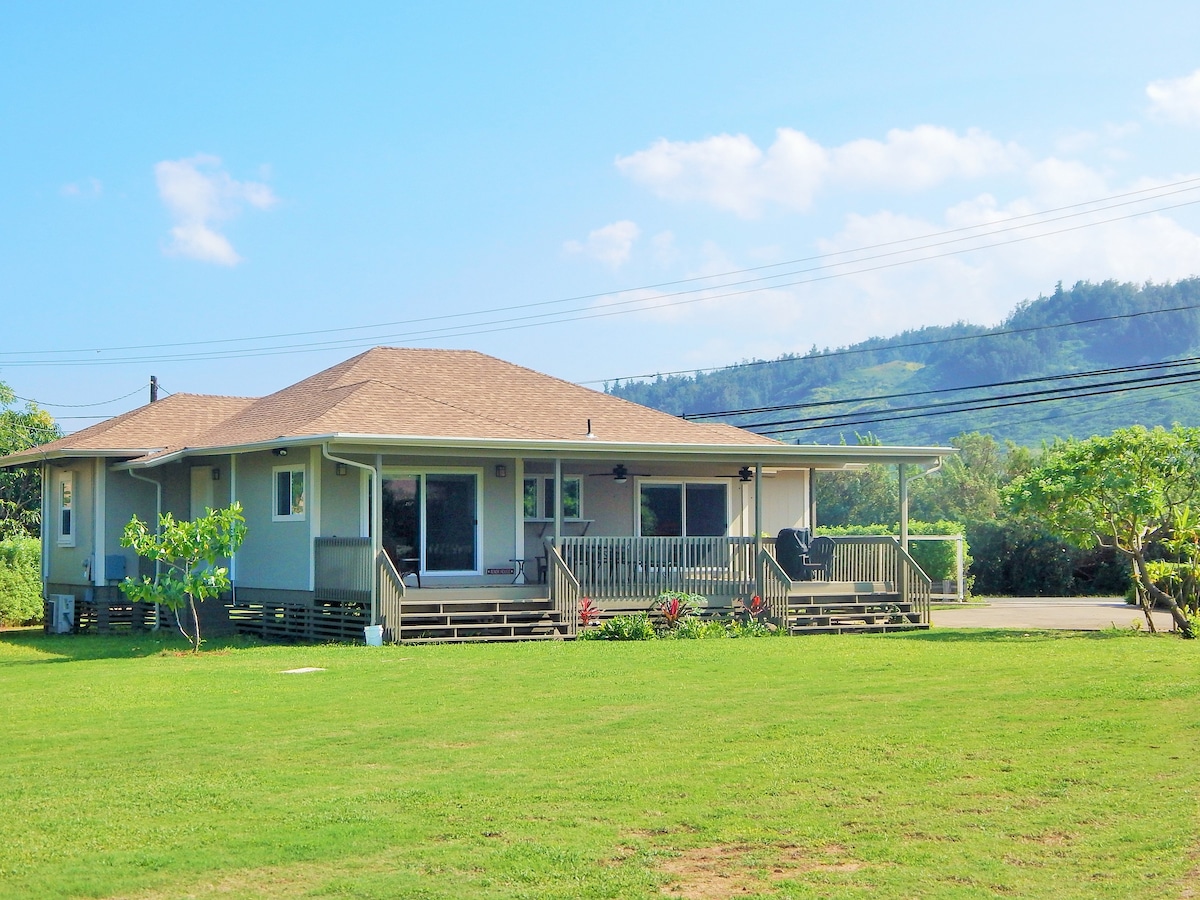 3 Bedroom Oceanfront Beach Property North Shore Houses for Rent in