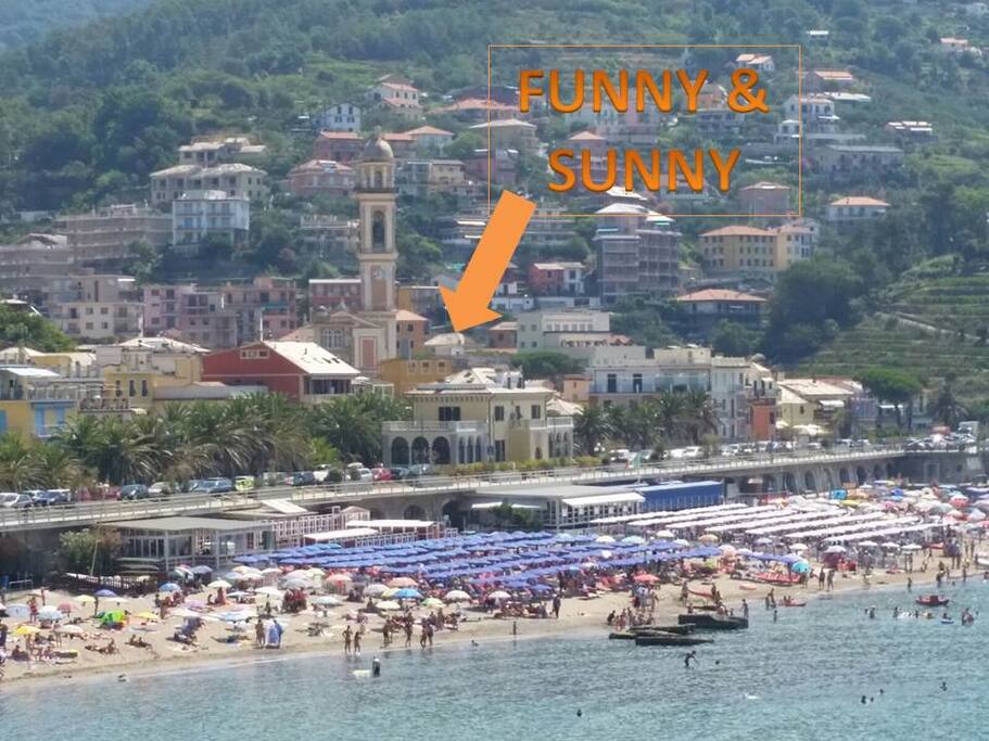 FUNNY & SUNNY A MONEGLIA IN CENTRO E VICINO ALLA SPIAGGIA IN SABBIA.