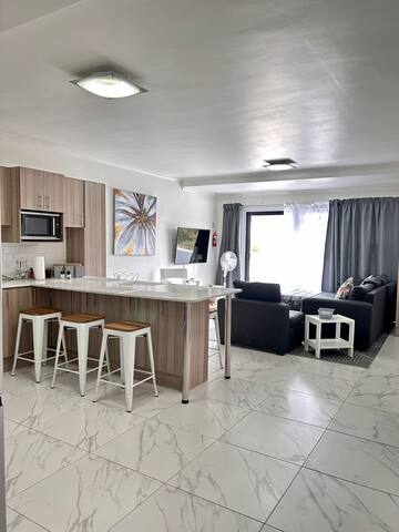 Big Bay Luxury 2 bedroom apartment near the sea gallery image 5