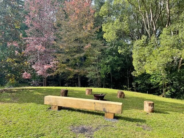 hinterhouse … on the Never Never River gallery image 4