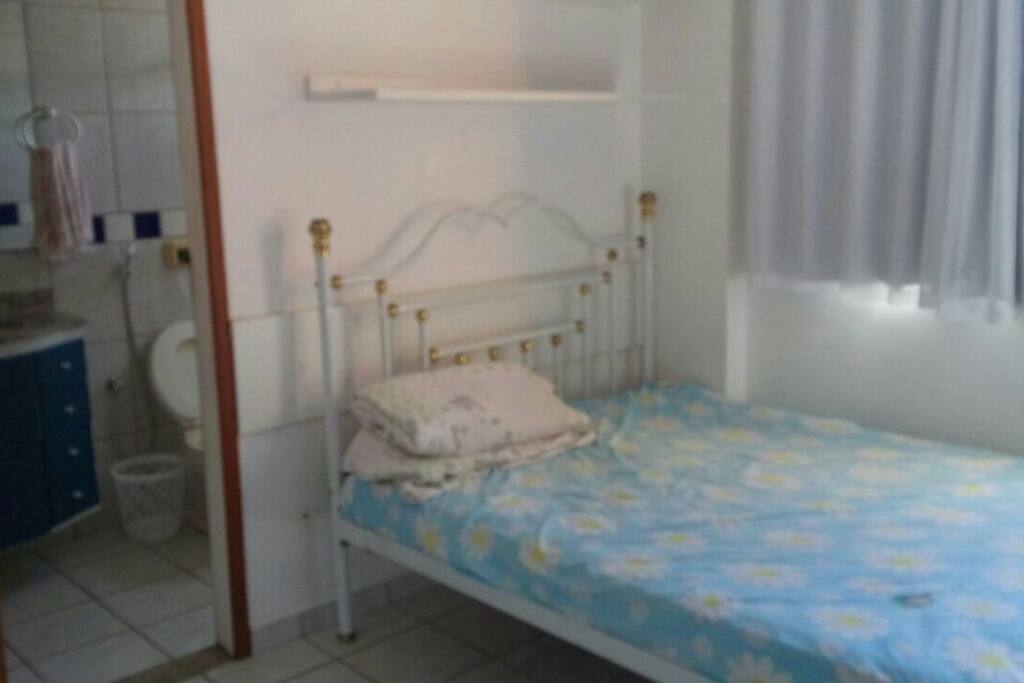 Suíte com cama de casal