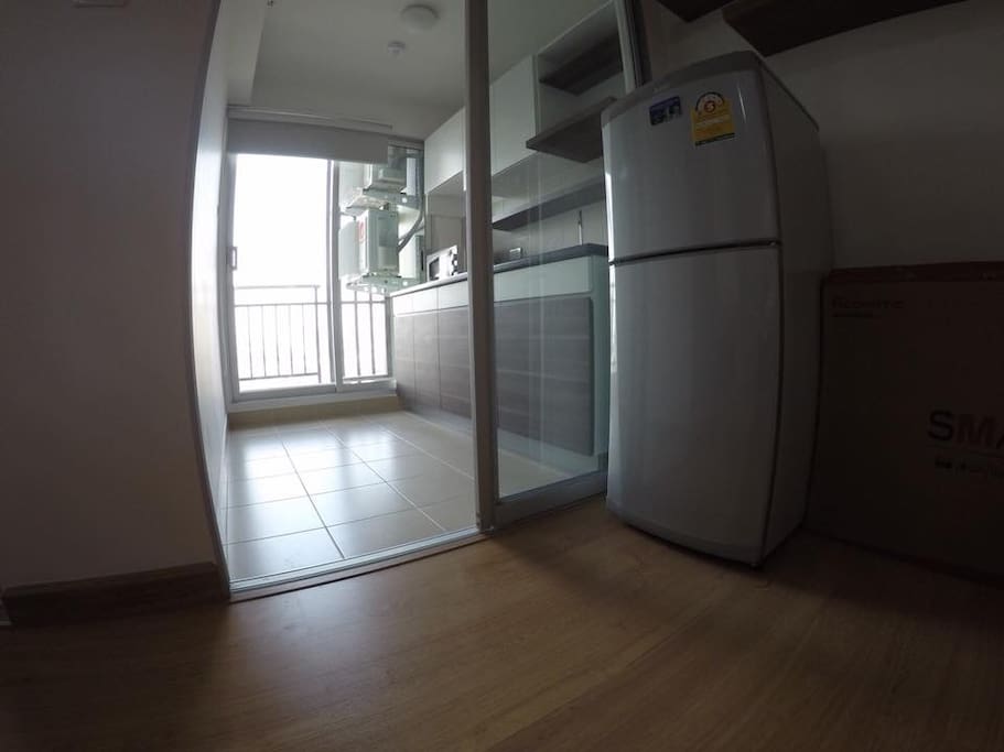 Refrigerator and kitchen