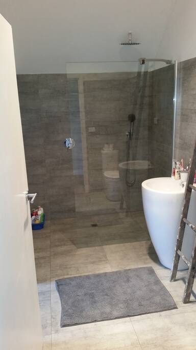 Bathroom1
