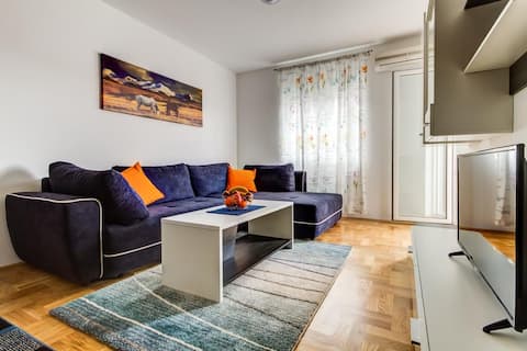 Popular Airbnb listing: Sunny Bay Apartment (Blue) in Donja Lastva
