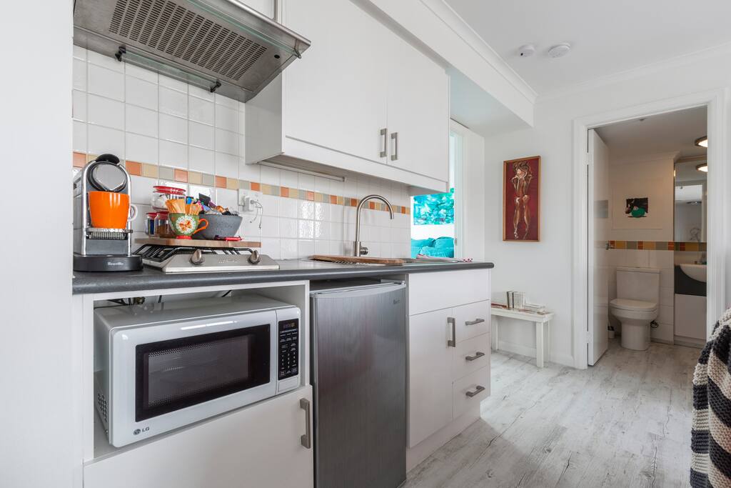 Fully stocked kitchen, with all you'll need to cook (in case there's something wrong with the cafés and restaurants...)